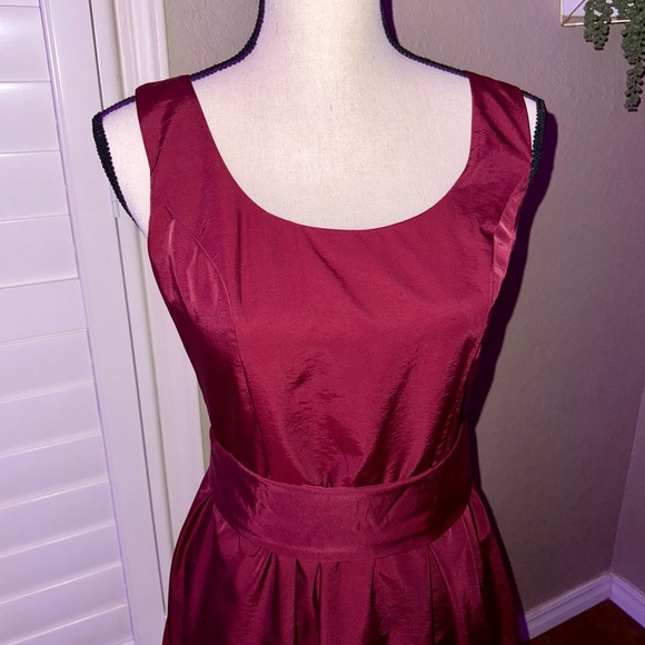 Tevolio Burgundy Satin Cocktail Dress - Size 4 Like New - Picture 3 of 5